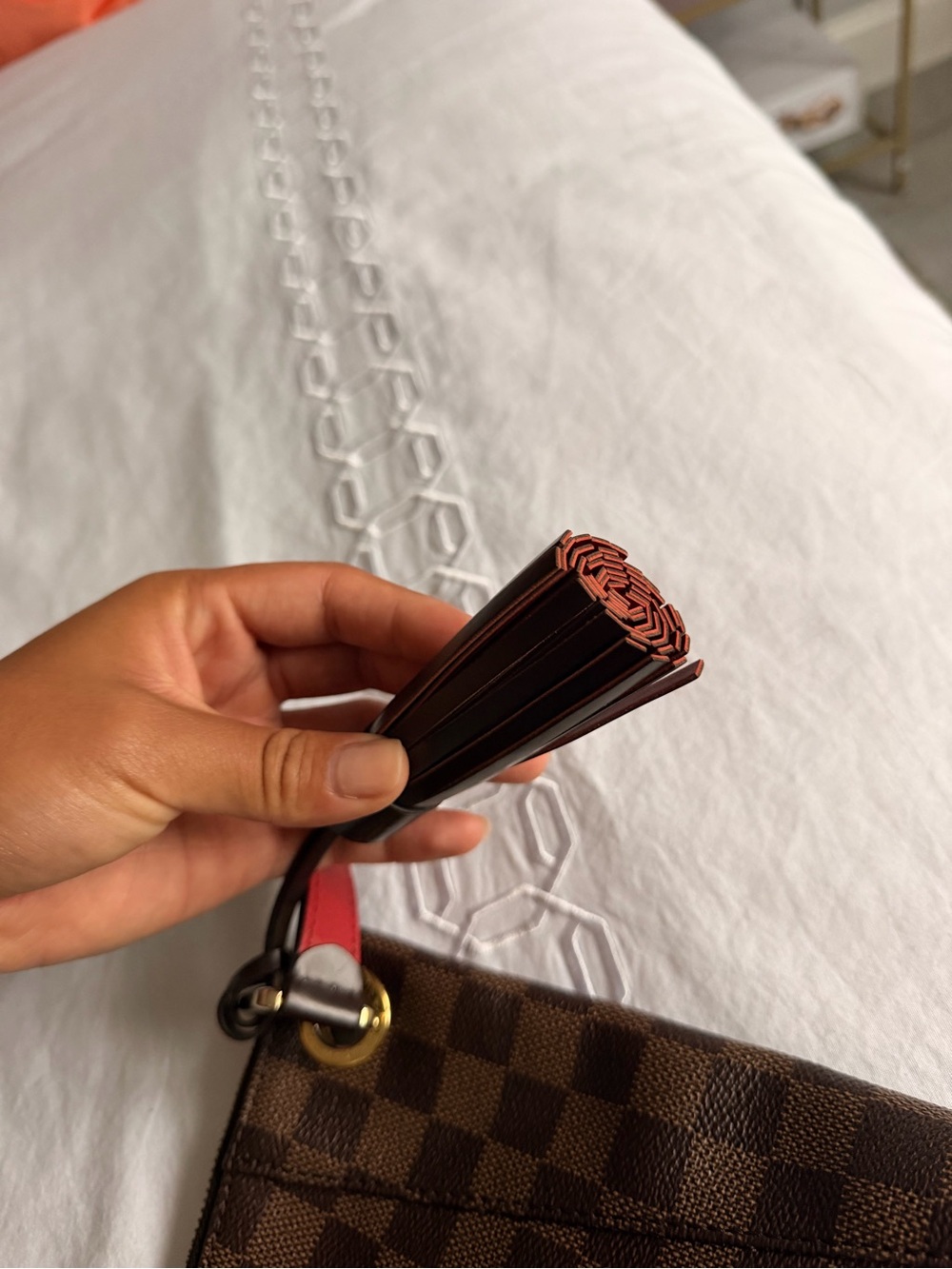 Louis Vuitton Damier Ebene South Bank Besace - Picture 3 of 5